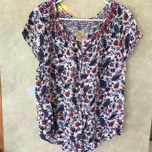 Short sleeve button up